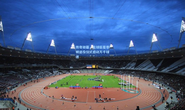 传奇谢幕，足球巨星李明退役仪式感动万千球迷